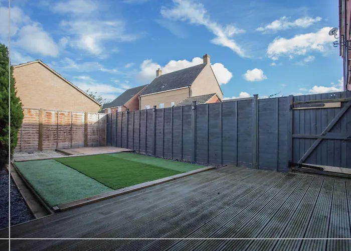 Cb Stays - 5 Bedroom House In Molyneux Square Peterborough